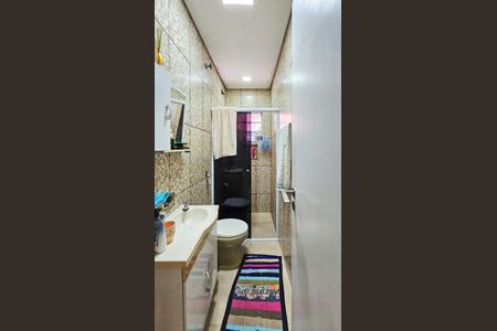 Banheiro de casa à venda com 6 quartos, 260m² em Padroeira, Osasco