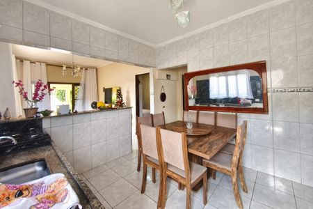 Casa à venda com 200m², 2 quartos e 4 vagas Casa à venda com 200m², 2 quartos e 4 vagasCozinha - Sala de Jantar