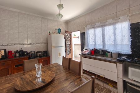 Casa à venda com 200m², 2 quartos e 4 vagas Casa à venda com 200m², 2 quartos e 4 vagasCozinha - Sala de Jantar