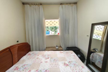 Casa à venda com 200m², 2 quartos e 4 vagas Casa à venda com 200m², 2 quartos e 4 vagasQuarto Suíte