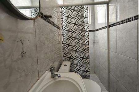 Casa à venda com 200m², 2 quartos e 4 vagas Casa à venda com 200m², 2 quartos e 4 vagasBanheiro Social