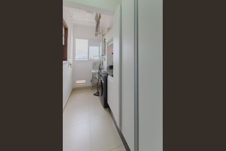Apartamento à venda com 70m², 2 quartos e 1 vagaÁrea de Serviço