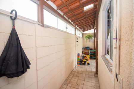 Apartamento à venda com 74m², 2 quartos e 1 vagaÁrea de Serviço