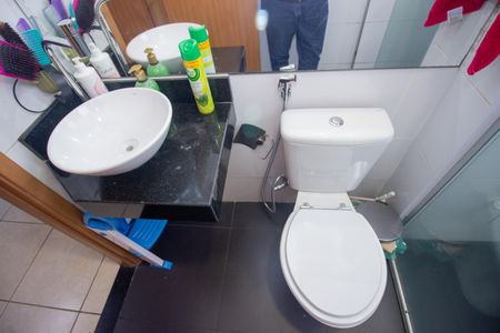 Apartamento à venda com 74m², 2 quartos e 1 vagaBanheiro Social