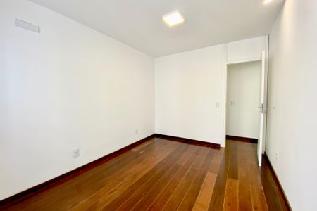 Apartamento para alugar com 140m², 3 quartos e 2 vagasQuarto 2