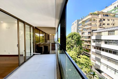 Apartamento para alugar com 140m², 3 quartos e 2 vagasVaranda 