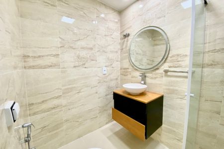 Apartamento para alugar com 140m², 3 quartos e 2 vagasBanheiro social 