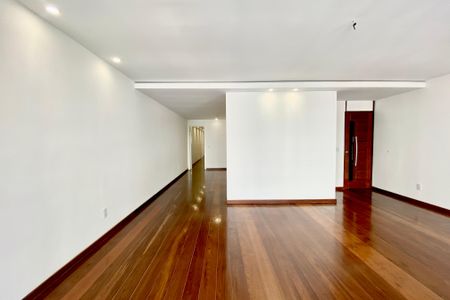 Apartamento para alugar com 140m², 3 quartos e 2 vagasSal a