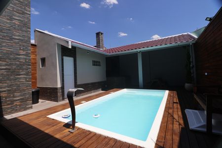 Casa à venda com 200m², 3 quartos e 2 vagasPiscina