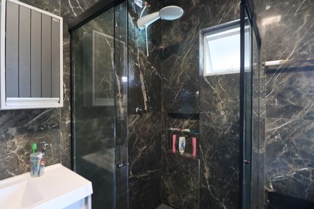 Casa à venda com 200m², 3 quartos e 2 vagasBanheiro