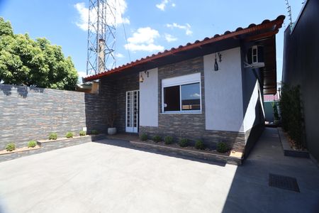 Casa à venda com 200m², 3 quartos e 2 vagasPátio 