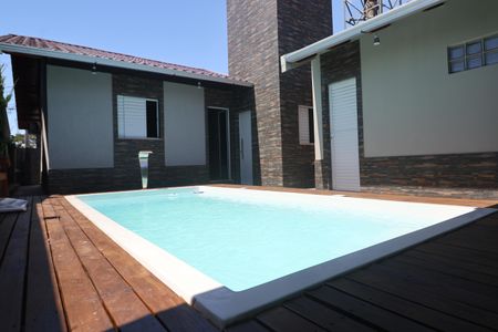 Casa à venda com 200m², 3 quartos e 2 vagasPiscina