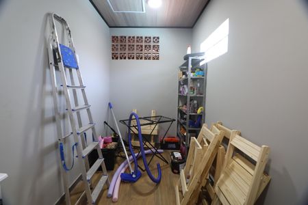 Casa à venda com 200m², 3 quartos e 2 vagasBanheiro/Deposito