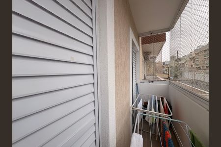 Apartamento à venda com 44m², 2 quartos e 1 vagaSacada entre quarto 1 e 2 