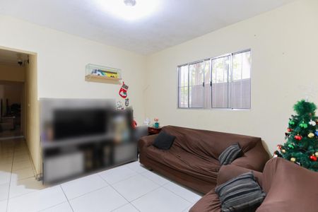 Casa à venda com 250m², 4 quartos e 2 vagas Casa à venda com 250m², 4 quartos e 2 vagasCasa 3 - Sala