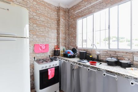 Casa à venda com 250m², 4 quartos e 2 vagas Casa à venda com 250m², 4 quartos e 2 vagasCasa 2 - Cozinha