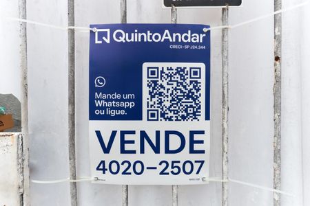 Casa à venda com 250m², 4 quartos e 2 vagas Casa à venda com 250m², 4 quartos e 2 vagasPlaquinha