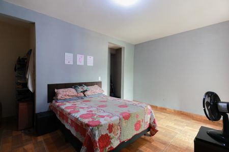 Casa à venda com 250m², 4 quartos e 2 vagas Casa à venda com 250m², 4 quartos e 2 vagasCasa 2 - Quarto