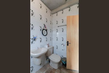 Casa à venda com 250m², 4 quartos e 2 vagas Casa à venda com 250m², 4 quartos e 2 vagasCasa 1 - Banheiro