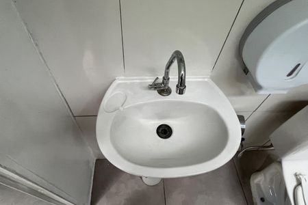 Casa para alugar com 290m², 5 quartos e 2 vagasBanheiro 1