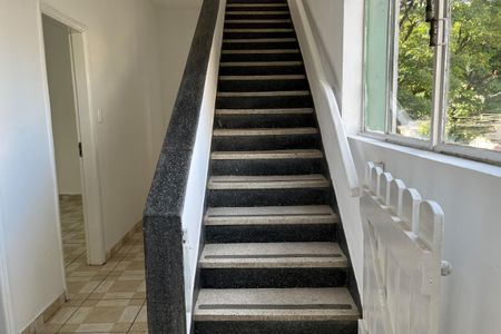 Casa para alugar com 290m², 5 quartos e 2 vagasEscada