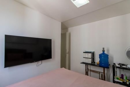 Quarto 1 de apartamento à venda com 2 quartos, 47m² em Jardim Cocaia, Guarulhos