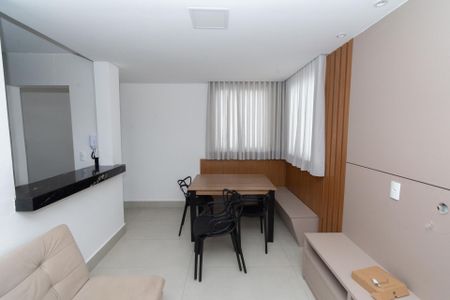 Sala de apartamento para alugar com 2 quartos, 55m² em Cabral, Contagem