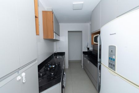 Apartamento para alugar com 55m², 2 quartos e 2 vagas Apartamento para alugar com 55m², 2 quartos e 2 vagasCozinha