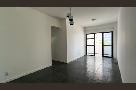 Sala de apartamento para alugar com 3 quartos, 86m² em Recreio dos Bandeirantes, Rio de Janeiro