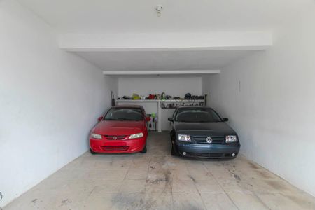 Garagem de casa à venda com 2 quartos, 125m² em Vila Ivone, São Paulo