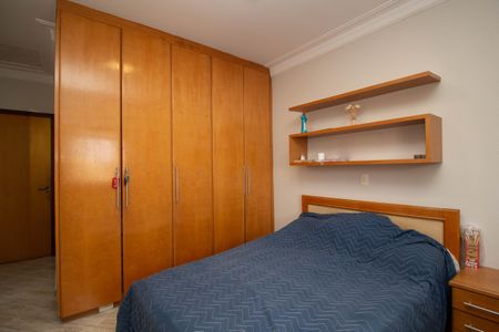 Casa para alugar com 180m², 5 quartos e 4 vagas Casa para alugar com 180m², 5 quartos e 4 vagasQuarto 2 - Suíte 1