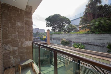 Casa para alugar com 180m², 5 quartos e 4 vagas Casa para alugar com 180m², 5 quartos e 4 vagasVaranda Quarto 4