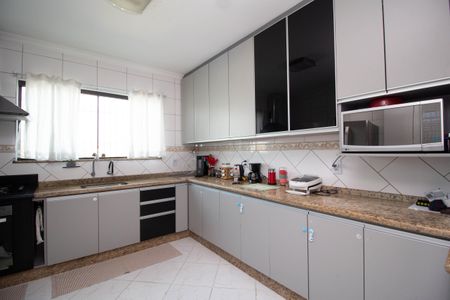Casa para alugar com 180m², 5 quartos e 4 vagas Casa para alugar com 180m², 5 quartos e 4 vagasCozinha