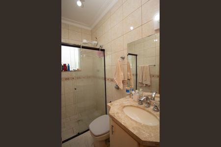 Casa para alugar com 180m², 5 quartos e 4 vagas Casa para alugar com 180m², 5 quartos e 4 vagasBanheiro da Suíte 1