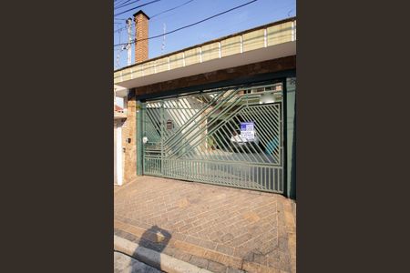 Casa para alugar com 180m², 5 quartos e 4 vagas Casa para alugar com 180m², 5 quartos e 4 vagasFachada