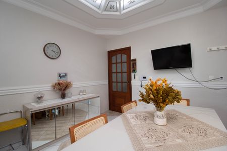 Casa para alugar com 180m², 5 quartos e 4 vagas Casa para alugar com 180m², 5 quartos e 4 vagasCopa