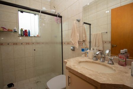 Casa para alugar com 180m², 5 quartos e 4 vagas Casa para alugar com 180m², 5 quartos e 4 vagasBanheiro da Suíte 1