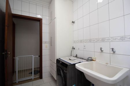 Casa para alugar com 180m², 5 quartos e 4 vagas Casa para alugar com 180m², 5 quartos e 4 vagasÁrea de Serviço