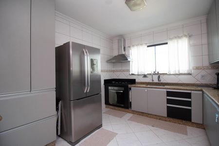 Casa para alugar com 180m², 5 quartos e 4 vagas Casa para alugar com 180m², 5 quartos e 4 vagasCozinha