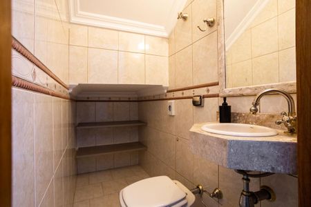 Casa para alugar com 180m², 5 quartos e 4 vagas Casa para alugar com 180m², 5 quartos e 4 vagasLavabo