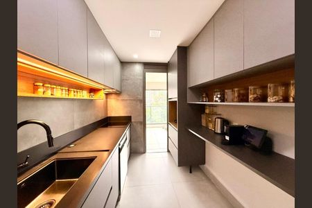 Apartamento para alugar com 143m², 3 quartos e 2 vagas Apartamento para alugar com 143m², 3 quartos e 2 vagasCozinha