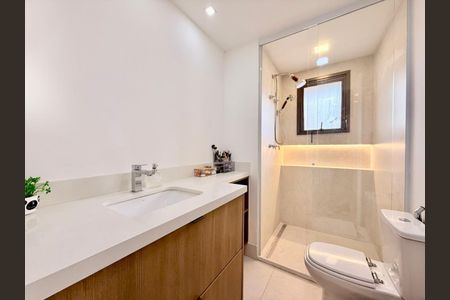 Apartamento para alugar com 143m², 3 quartos e 2 vagas Apartamento para alugar com 143m², 3 quartos e 2 vagasBanheiro