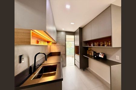 Apartamento para alugar com 143m², 3 quartos e 2 vagas Apartamento para alugar com 143m², 3 quartos e 2 vagasCozinha