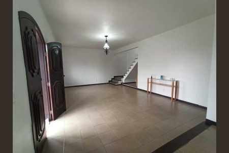 Casa à venda com 4 quartos, 262m² em Pechincha, Rio de Janeiro