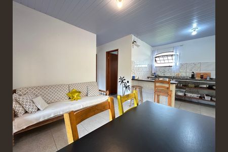 Sala de casa para alugar com 2 quartos, 180m² em Barra da Lagoa, Florianópolis