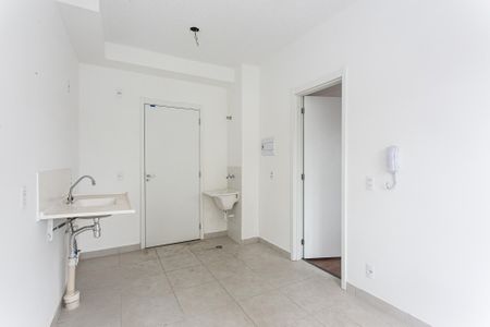 Sala de apartamento para alugar com 1 quarto, 40m² em Guaiauna, São Paulo