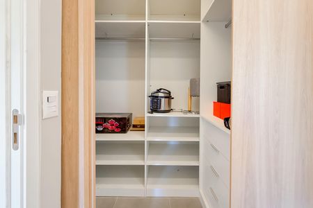 Apartamento à venda com 81m², 2 quartos e 1 vagaCloset da Suíte 2