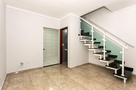 Sala de casa de condomínio para alugar com 2 quartos, 57m² em Vila Esperança, São Paulo