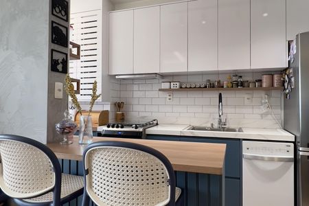 Apartamento para alugar com 76m², 2 quartos e 2 vagas Apartamento para alugar com 76m², 2 quartos e 2 vagasCozinha e Área de Serviço