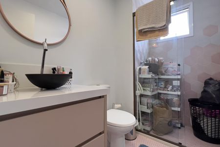 Apartamento para alugar com 76m², 2 quartos e 2 vagas Apartamento para alugar com 76m², 2 quartos e 2 vagasBanheiro da Suíte